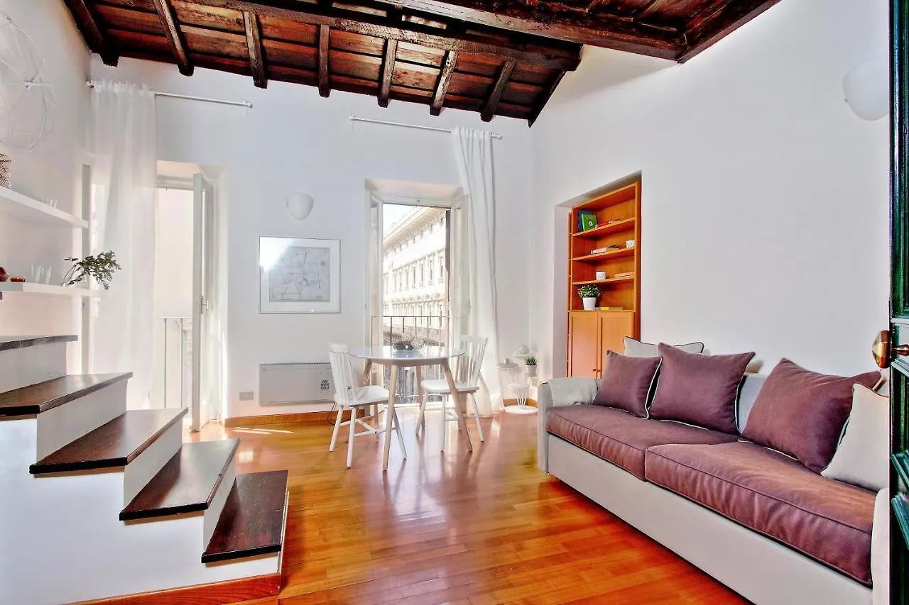 Rent In Rome Trevi Fountain Suite
